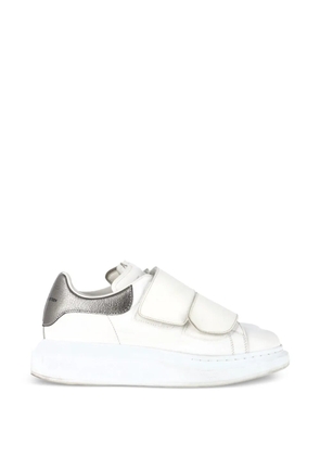 Alexander McQueen Pre-Owned logo-detail leather sneakers - White