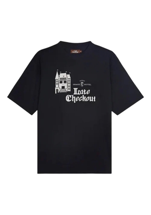 Late Checkout Black Hotel-logo T-shirt