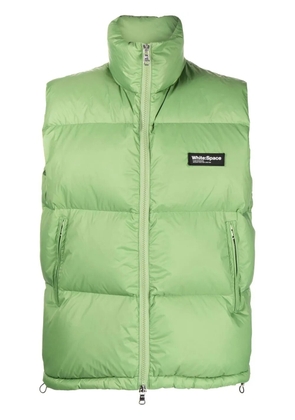 White:Space logo-patch quilted gilet - Green