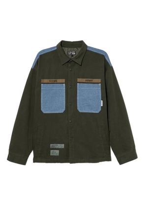 izzue logo-patch shirt jacket - Green