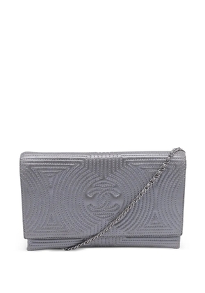 CHANEL Pre-Owned 2019 Korean Garden quilted clutch - Grey