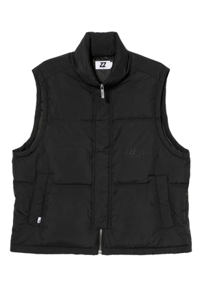izzue logo-embossed gilet - Black