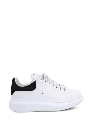 Alexander McQueen Pre-Owned Oversized lace-up fastening sneakers - White