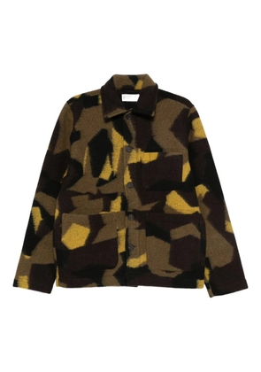 Universal Works pocketed camouflaged jacket - Green