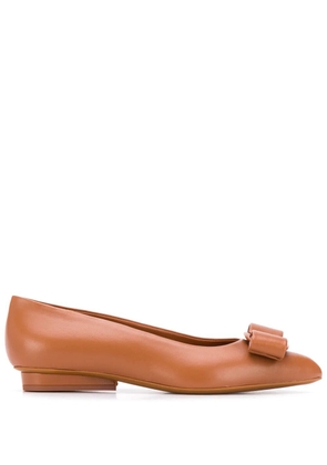 Ferragamo Vara bow ballet flats - Brown