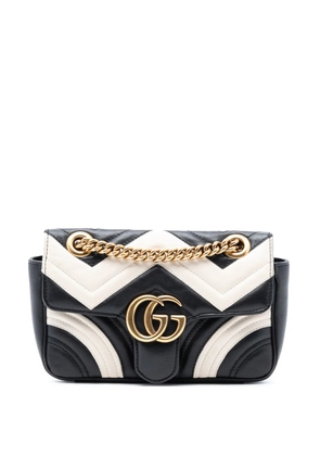 Gucci Pre-Owned 2016-2025 Small GG Marmont Matelasse Leather shoulder bag - Black