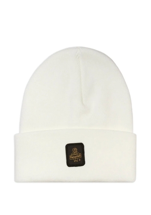 Refrigiwear Clark patch-detail beanie hat - White