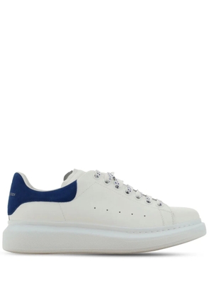 Alexander McQueen Alexander McQueen Wmns Oversized Sneaker 'Paris Blue' - White