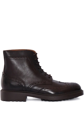 Doucal's perforated-detailed boots - Brown