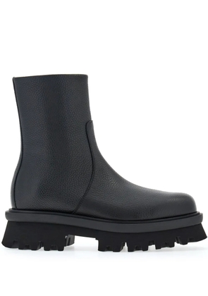 Ferragamo round-toe leather ankle boots - Black