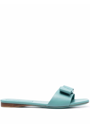 Ferragamo embossed bow-detail sandals - Blue