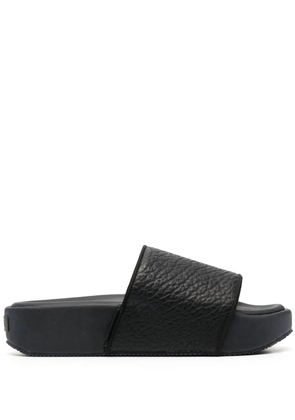 Y-3 pebbled open-toe slides - Black
