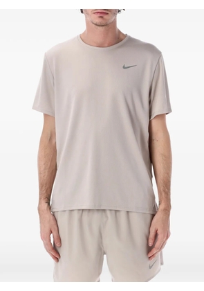 Nike logo-detail running T-shirt - Neutrals