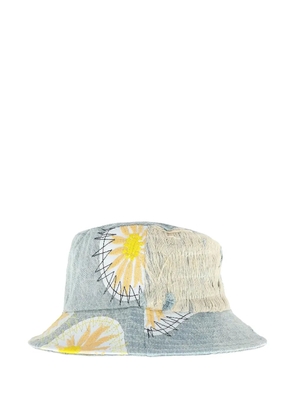 Who Decides War floral-embroidery bucket hat - Blue