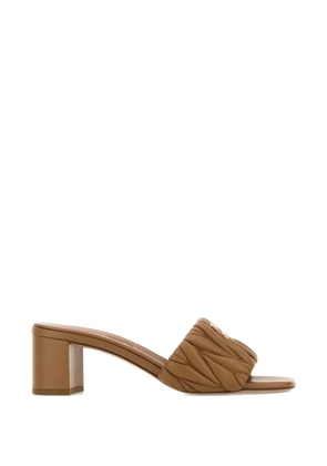 Miu Miu quilted heeled leather sandals - Brown
