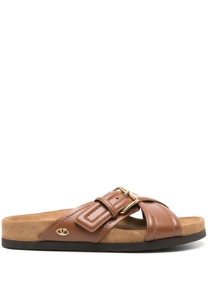 Valentino Garavani VLogo-plaque leather slides - Brown