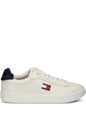 Tommy Jeans logo-plaque leather sneakers - White