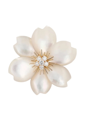 Van Cleef & Arpels Pre-Owned 1990's diamonds mother of pearl flower brooch - White
