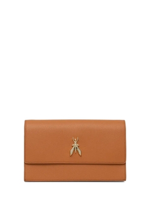 Patrizia Pepe logo-plaque clutch bag - Brown