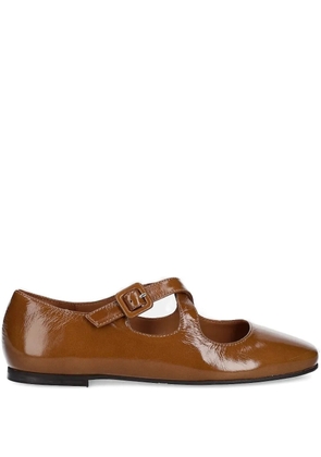 BILLI BI buckle-fastening patent-leather flat pumps - Brown