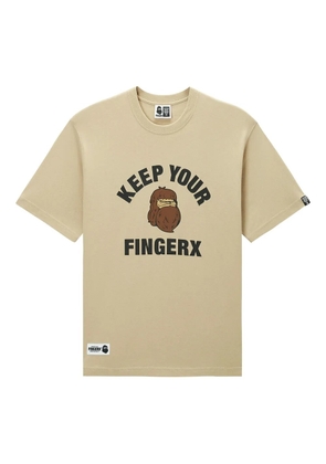 FINGERCROXX graphic-print T-shirt - Neutrals