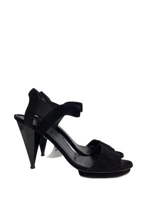Gucci Pre-Owned pyramid-heel sandals - Black
