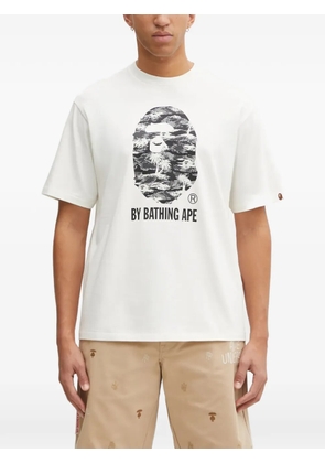 A BATHING APE® Palm Tree Camo logo-print T-shirt - Neutrals
