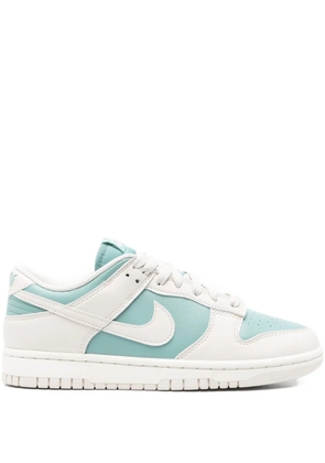 Nike leather panelled low-tops sneakers - White