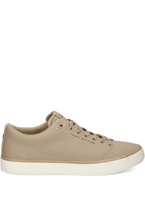 Tommy Hilfiger logo-print sneakers - Neutrals