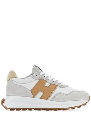 Hogan logo-patch sneakers - White