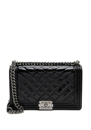 CHANEL Pre-Owned 2013-2014 medium Boy Chanel patent-leather shoulder bag - Black