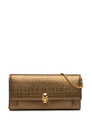 Alexander McQueen Pre-Owned 2010-2025 Metallic Leather Skull Wallet on Chain crossbody bag - Gold