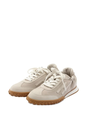 Hermès Pre-Owned logo-detail sneakers - Neutrals