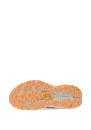 HOKA patterned speedgoat 6 sneakers - Grey