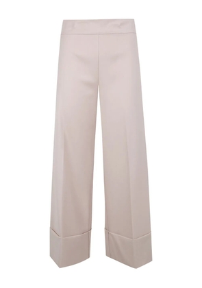 D.Exterior cuffed trousers - Neutrals