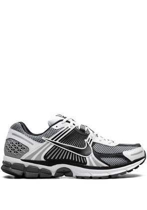 Nike Zoom Vomero 5 SE SP 'Black/Metallic Silver' sneakers