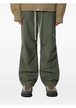 Billionaire Boys Club astronaut-patch cargo trousers - Green