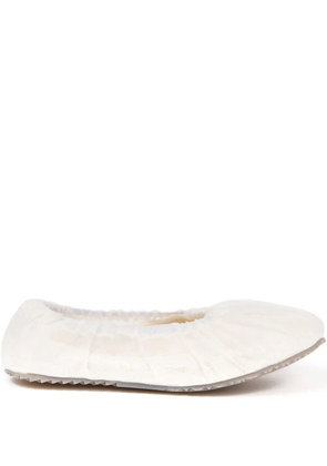Maison Margiela gathered ballerina shoes - White