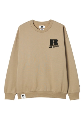 izzue x Russell Athletic logo-print sweatshirt - Neutrals