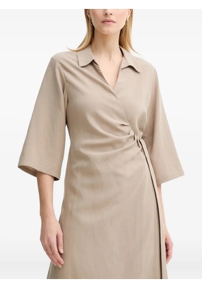 SAMSOE SAMSOE wrap-effect quarter-sleeve midi dress - Neutrals