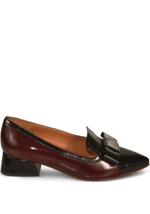 Chie Mihara bow-detail heeled pumps - Red