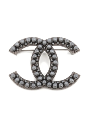 CHANEL Pre-Owned 2017 interlocking-CC brooch - Silver