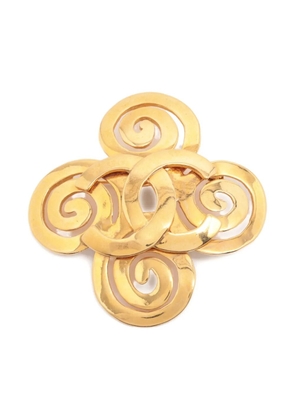 CHANEL Pre-Owned 1995 Interlocking CC spiral-embellished brooch - Gold