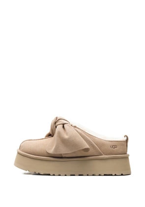 UGG platform bow slip-on loafers - Neutrals