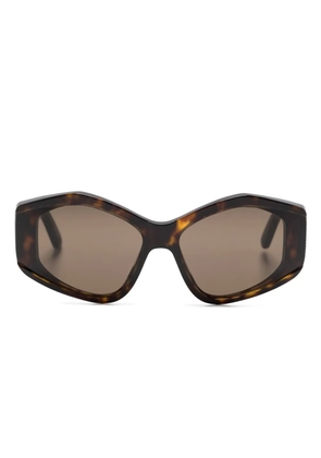 Balenciaga Eyewear logo-print cat eye-frame sunglasses - Brown