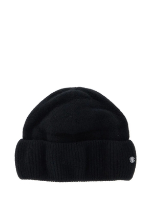 Helen Kaminski ribbed logo-plaque beanie - Black