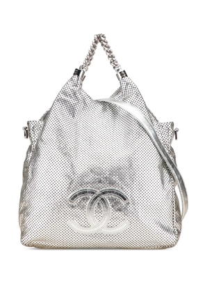 CHANEL Pre-Owned 2008-2009 Medium Metallic Glazed Calfskin Perforated Rodeo Drive satchel - Silver