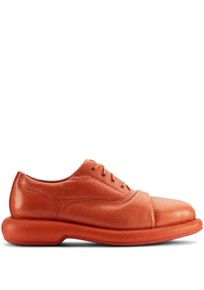 Martine Rose x Clarks Oxford shoes - Orange