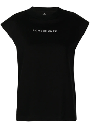 ROMEO HUNTE logo-print padded-shoulder T-shirt - Black