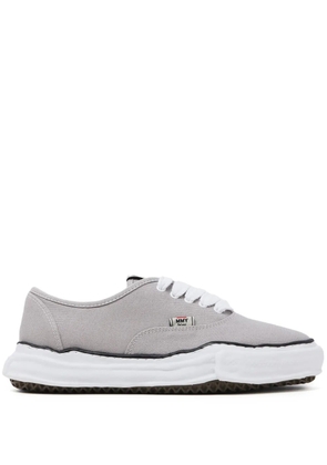 Maison MIHARA YASUHIRO logo-tag sneakers - Grey